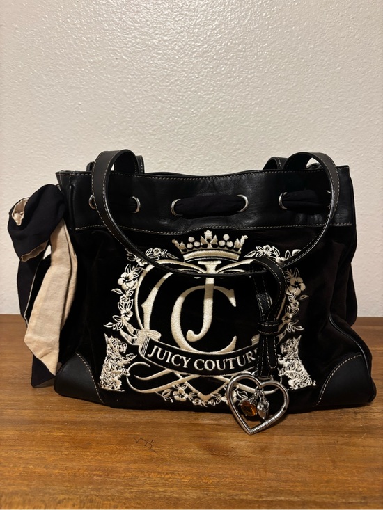 Juicy Couture Handbags - Juicy Couture Daydreamer Bag Vintage Black Velour Y2K Era Excellent Condition